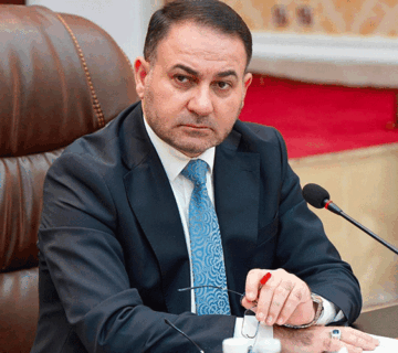وزير التجارة خلال اجتماع 