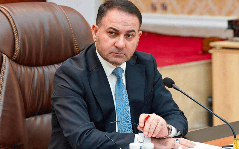 وزير التجارة خلال اجتماع 