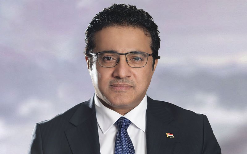 المتحدث باسم الحكومة العراقية حيدر العبودي في صورة رسمية 