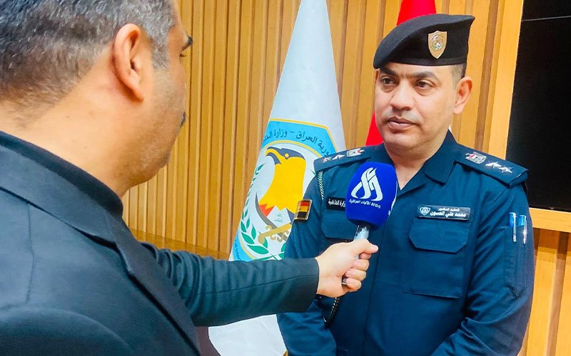 مسؤول في وزارة الداخلية العراقية يتحدث لوسائل الإعلام 
