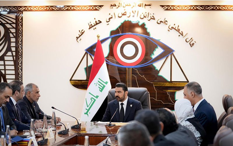 رئيس الوزراء يؤكد دعم الحكومة لديوان الرقابة المالية وهيئة النزاهة لتعزيز الرقابة وحماية المال العام