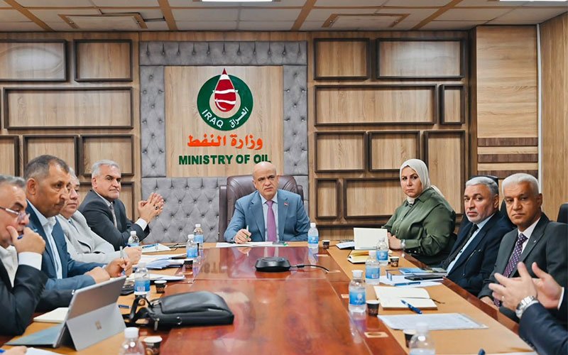 اجتماع في وزارة النفط العراقية لبحث خطط ومسارات تصدير النفط 