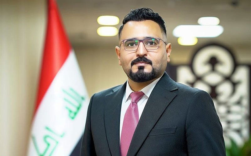 ممثل وزارة التربية العراقية يعلن عن خطط لمعالجة قضية المدارس الطينية والكرفانية 