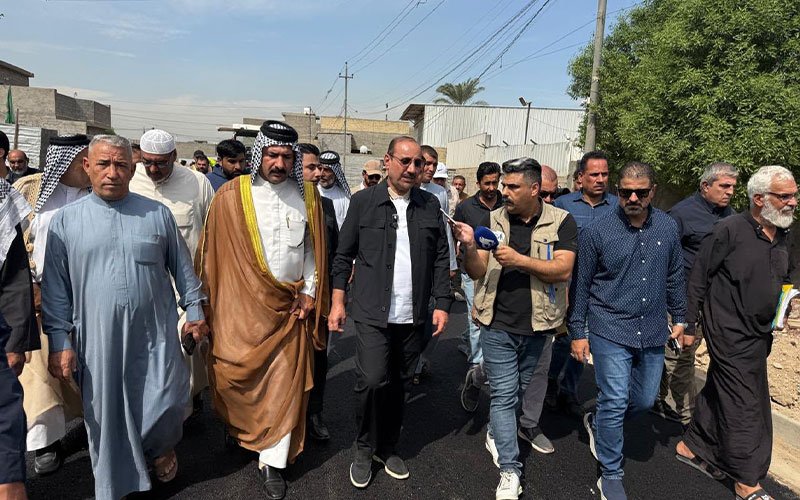 محافظ بغداد يتفقد منطقة الفضيلية برفقة عدد من المسؤولين والأهالي 